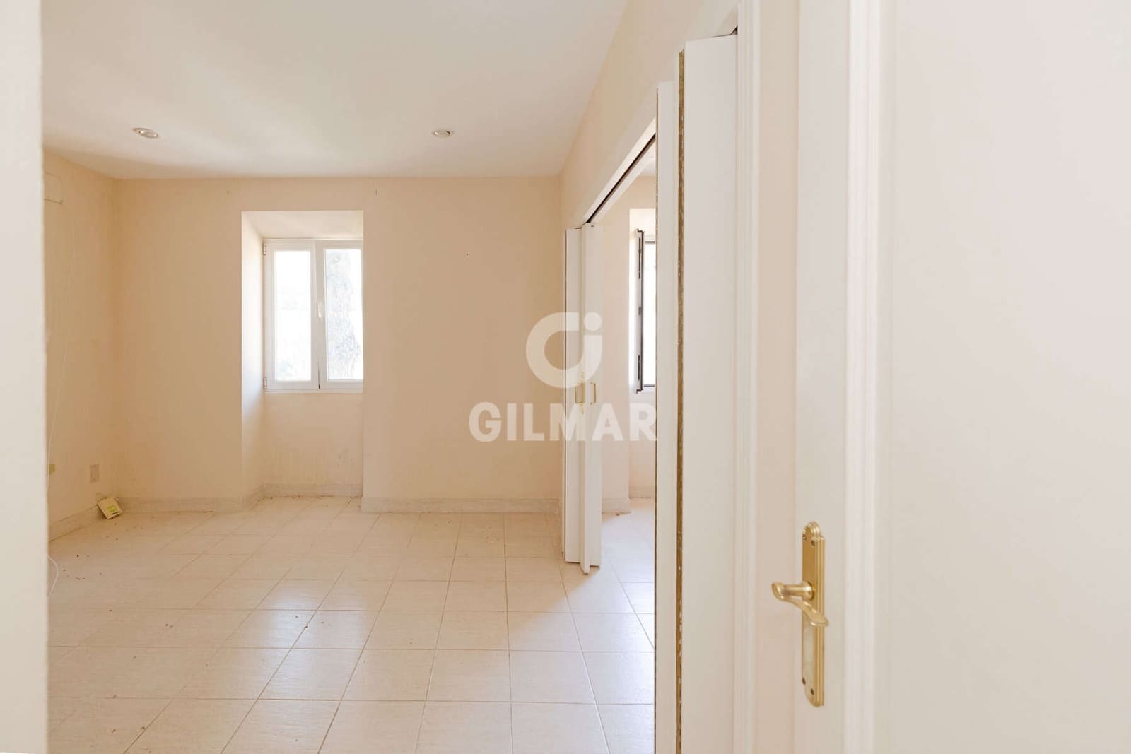 Büro zu verkaufen in Estepona mit Garage - 1.500.000 € (Ref: 9550124)