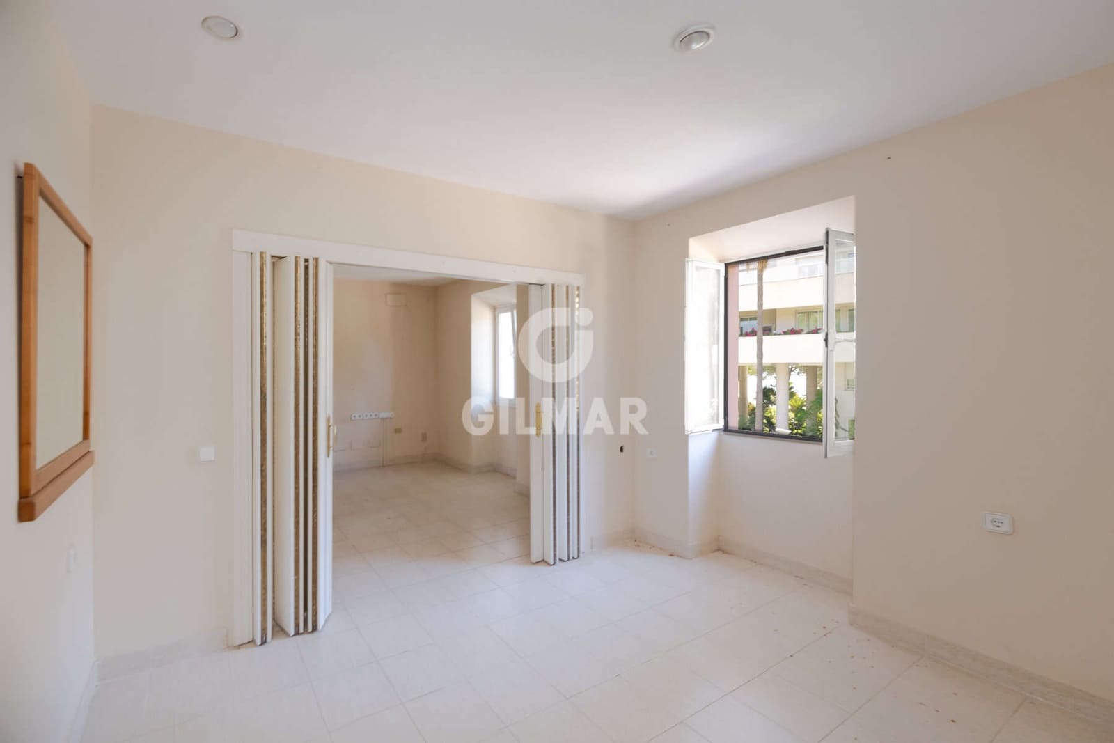 Büro zu verkaufen in Estepona mit Garage - 1.500.000 € (Ref: 9550124)