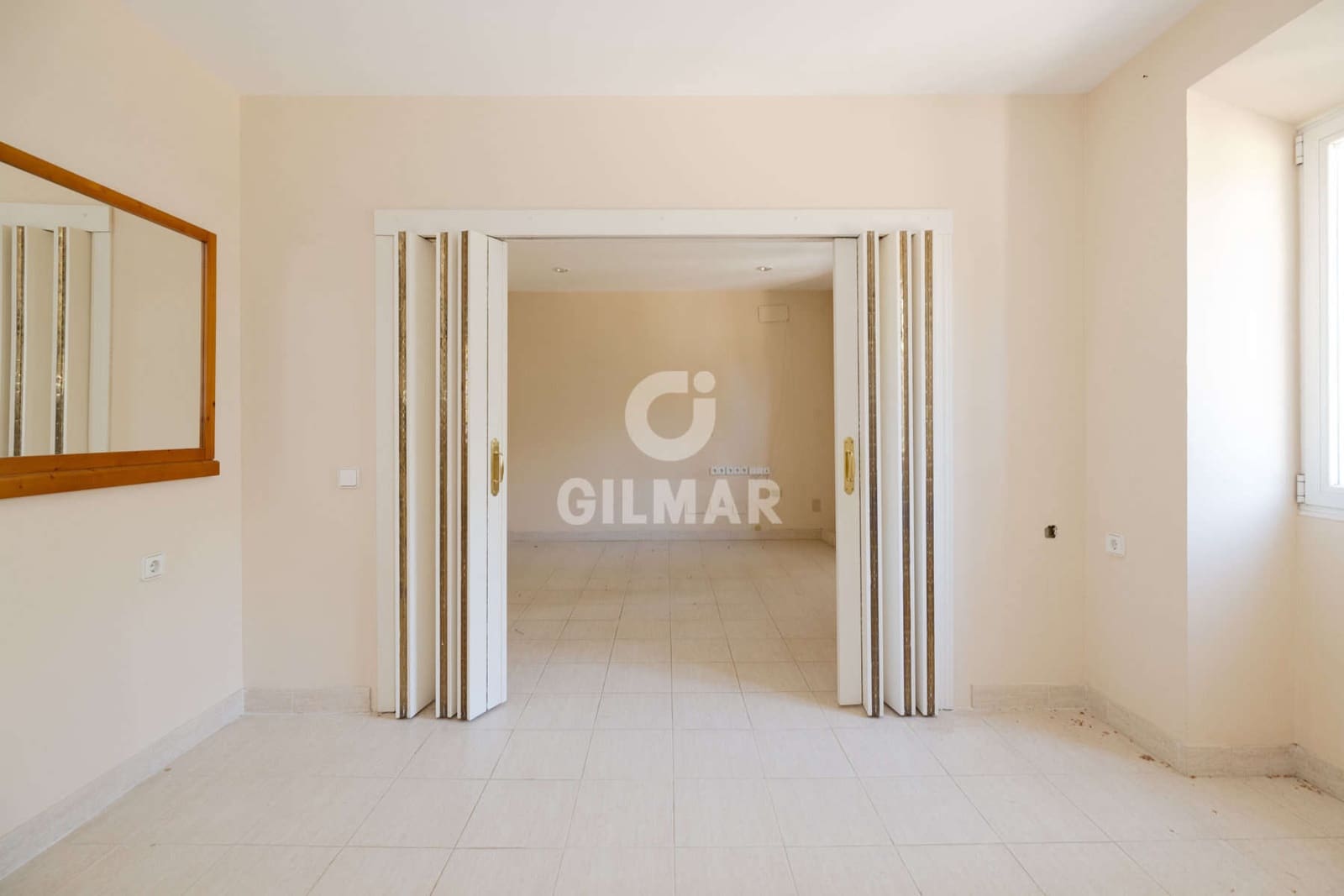 Büro zu verkaufen in Estepona mit Garage - 1.500.000 € (Ref: 9550124)
