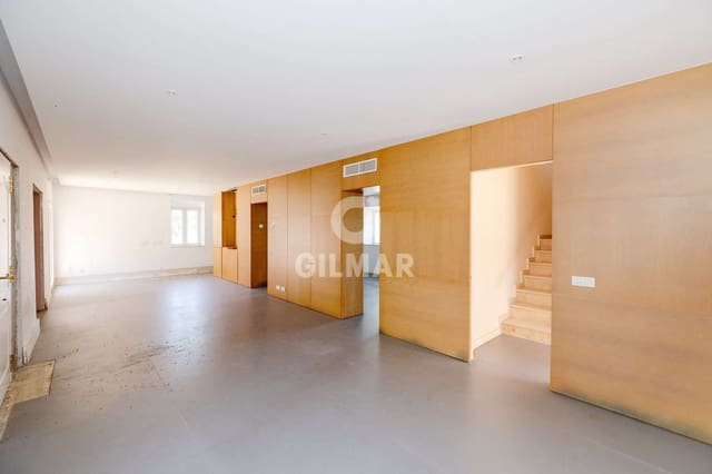 Biuro na sprzedaż w El Velerín, Estepona z garażem - 1 500 000 € (Ref: 9550124)