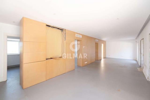 Biuro na sprzedaż w El Velerín, Estepona z garażem - 1 500 000 € (Ref: 9550124)