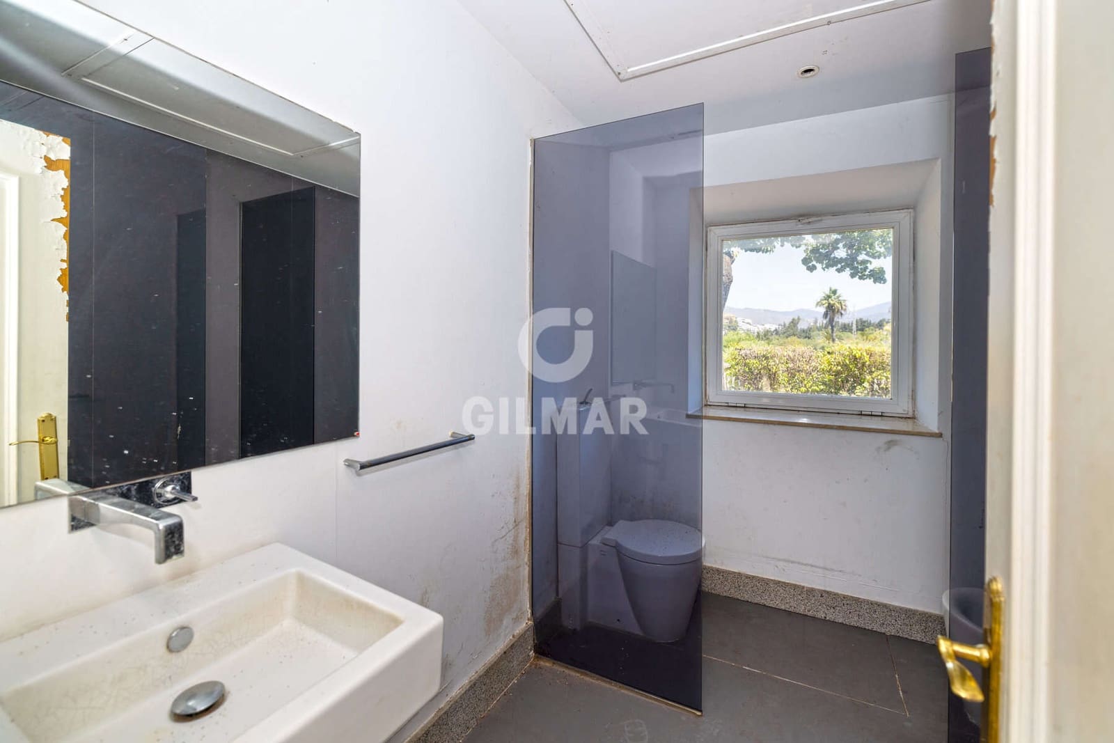 Büro zu verkaufen in Estepona mit Garage - 1.500.000 € (Ref: 9550124)
