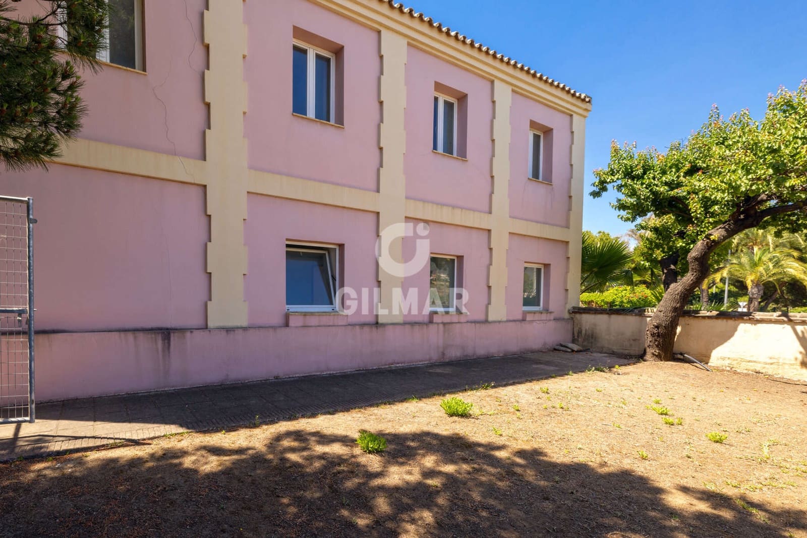 Büro zu verkaufen in Estepona mit Garage - 1.500.000 € (Ref: 9550124)