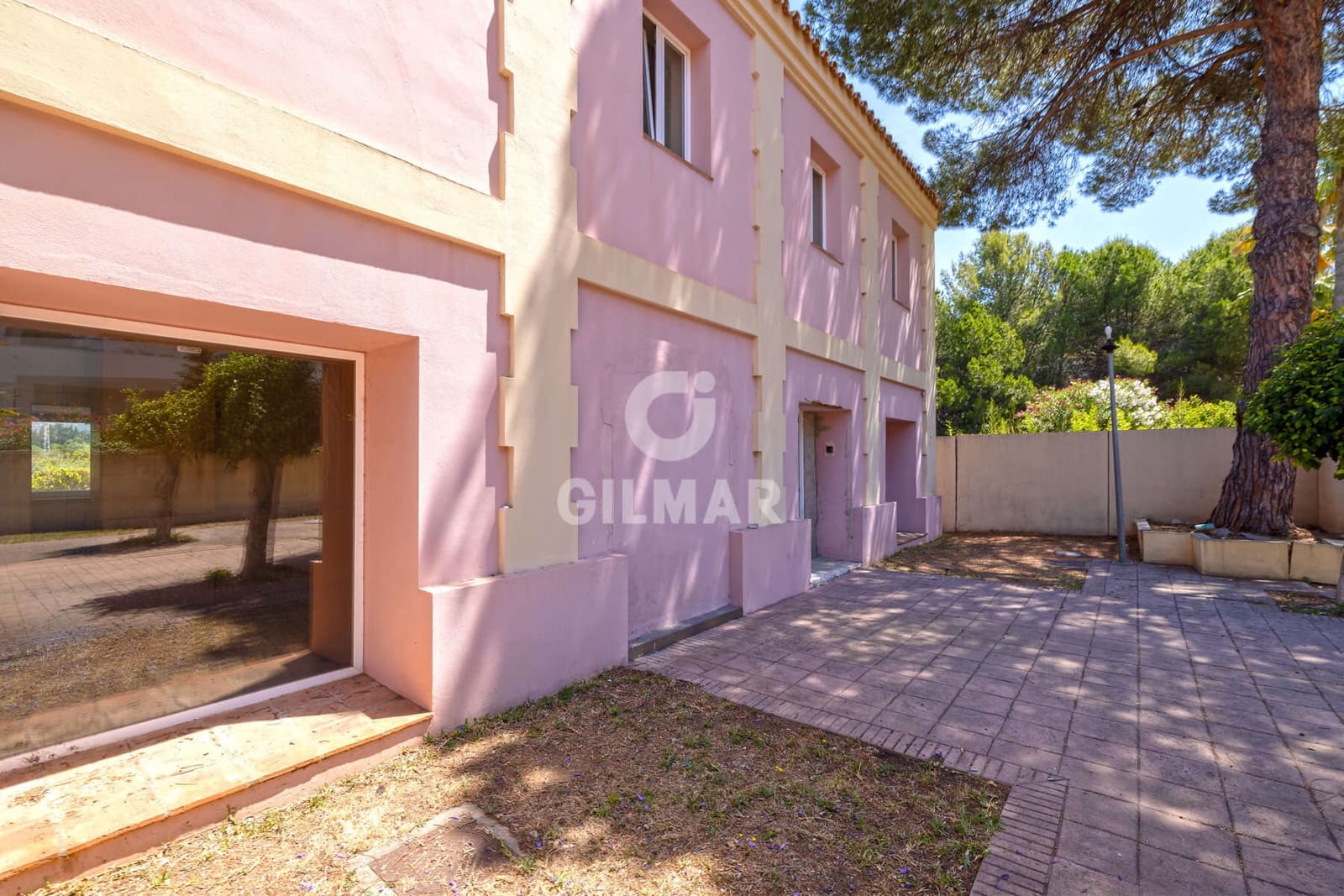 Büro zu verkaufen in Estepona mit Garage - 1.500.000 € (Ref: 9550124)