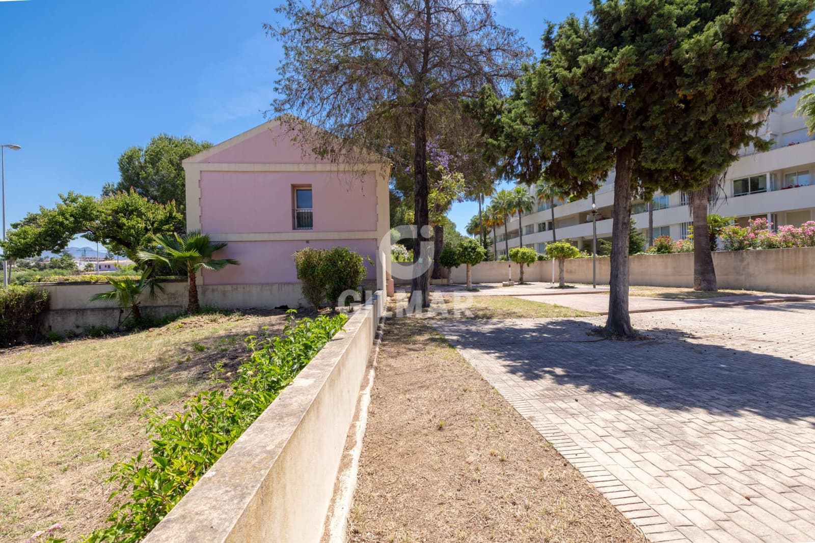 Büro zu verkaufen in Estepona mit Garage - 1.500.000 € (Ref: 9550124)
