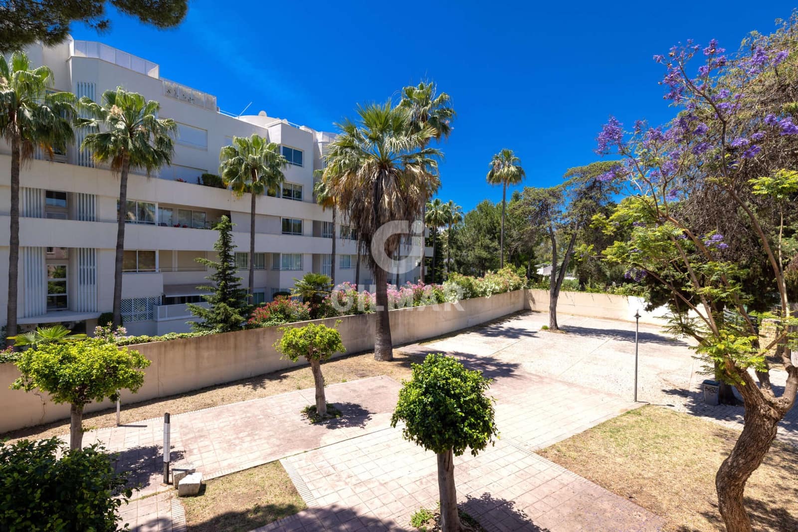 Büro zu verkaufen in Estepona mit Garage - 1.500.000 € (Ref: 9550124)