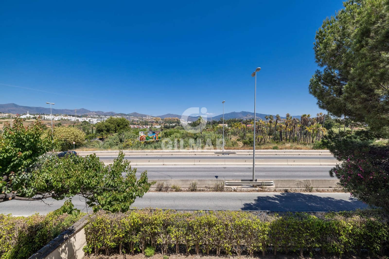 Büro zu verkaufen in Estepona mit Garage - 1.500.000 € (Ref: 9550124)