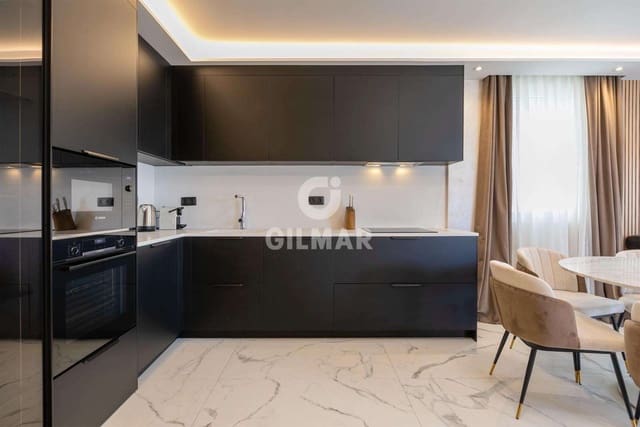 3 makuuhuone Huvila myytävänä paikassa Amarilla Golf, San Miguel de Abona mukana uima-altaan - 690 000 € (Ref: 9553050)