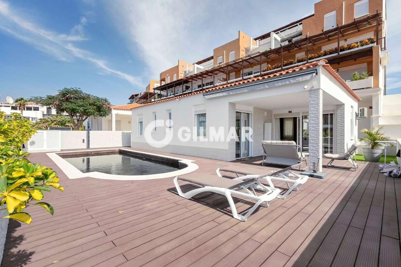 3 bedroom Villa for sale in Amarilla Golf with pool garage - € 685,000 (Ref: 9553050)
