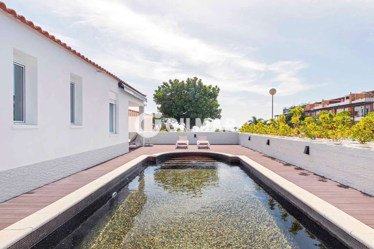 3 bedroom Villa for sale in Amarilla Golf with pool garage - € 685,000 (Ref: 9553050)