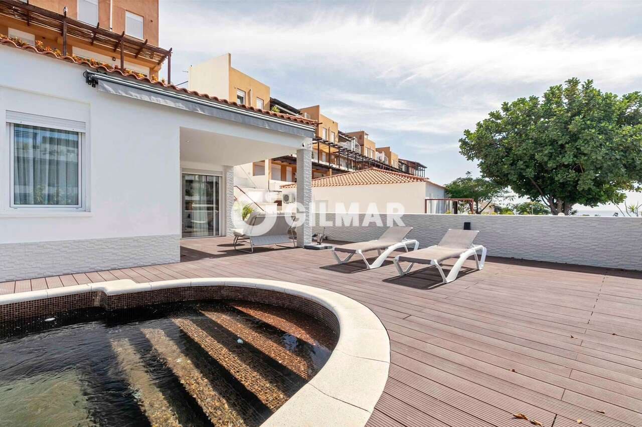 3 bedroom Villa for sale in Amarilla Golf with pool garage - € 685,000 (Ref: 9553050)