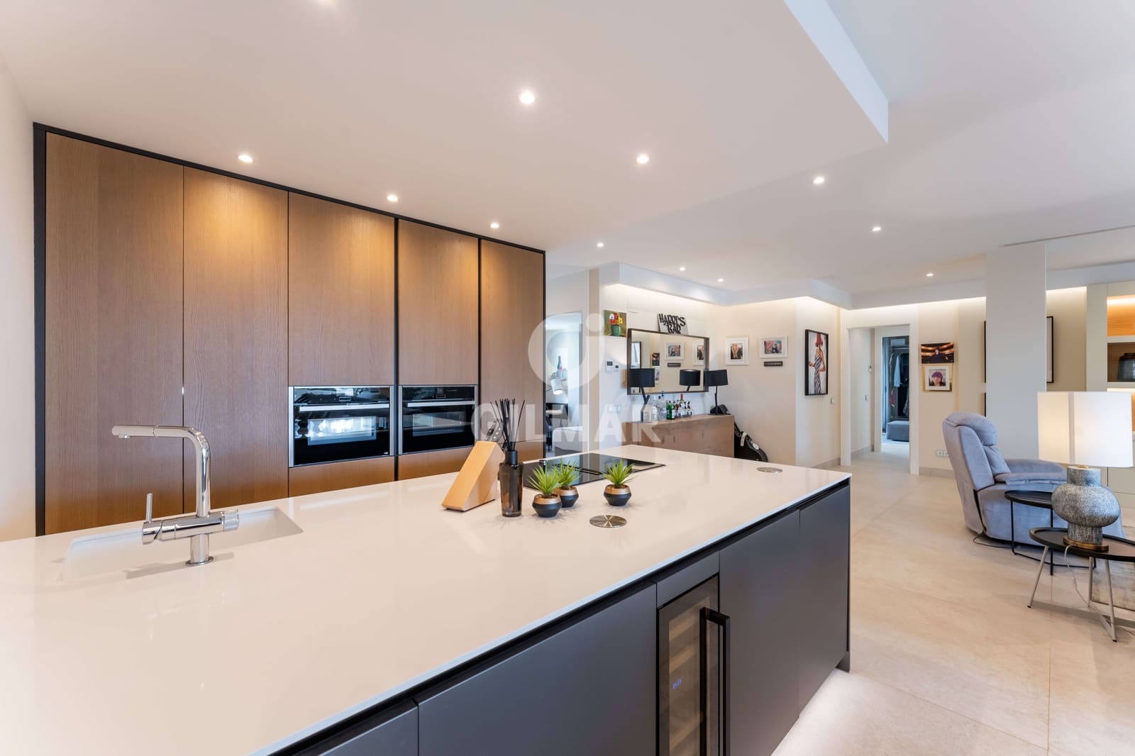 3 soveværelse Lejlighed til salg i New Golden Mile med swimmingpool - € 4.000.000 (Ref: 9554378)