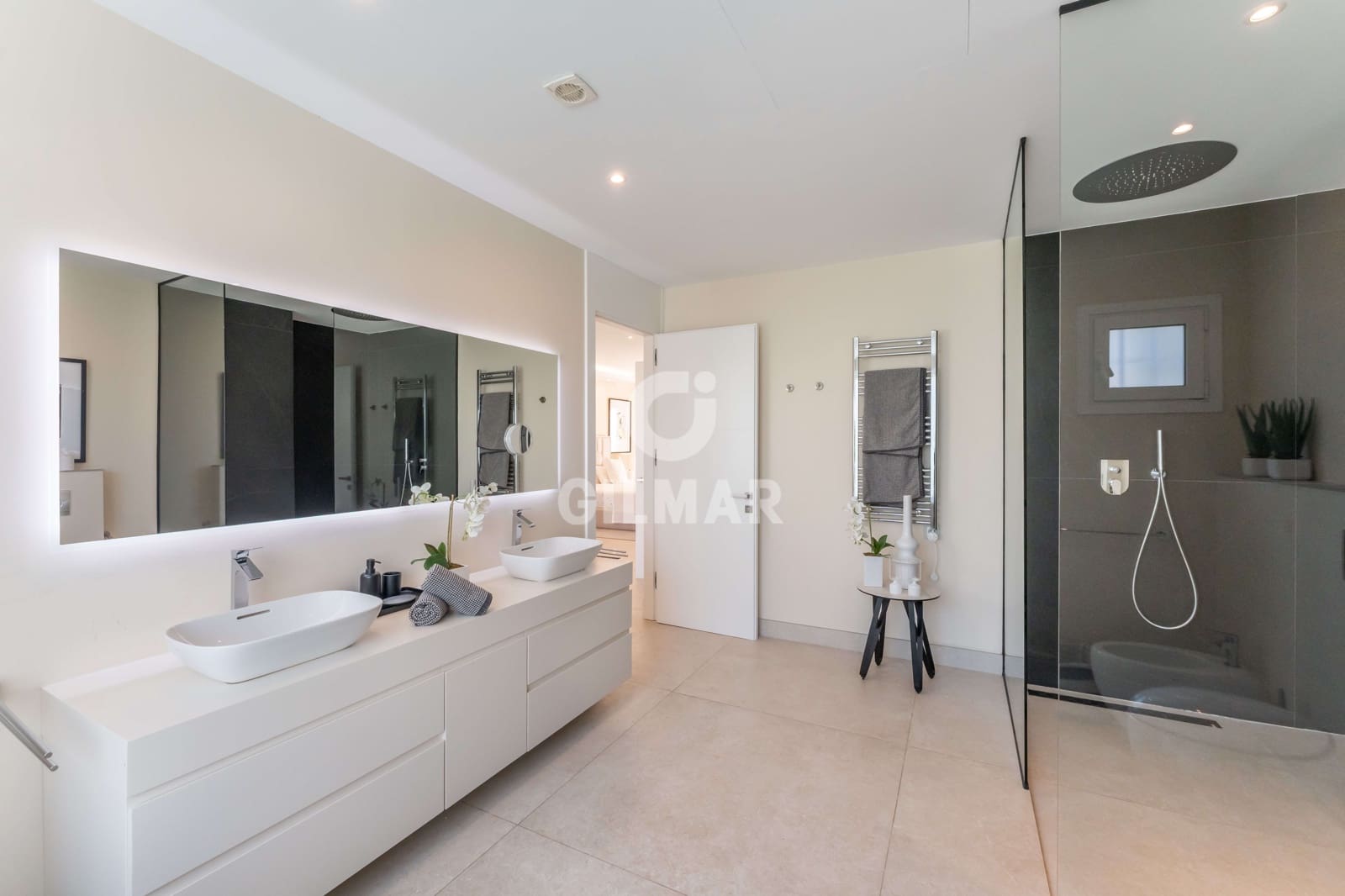 3 soveværelse Lejlighed til salg i New Golden Mile med swimmingpool - € 4.000.000 (Ref: 9554378)