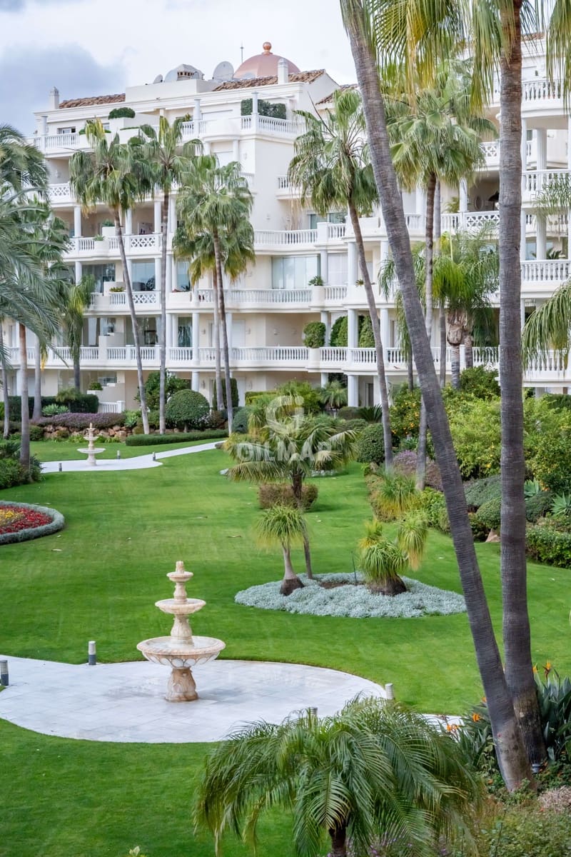 3 soveværelse Lejlighed til salg i New Golden Mile med swimmingpool - € 4.000.000 (Ref: 9554378)