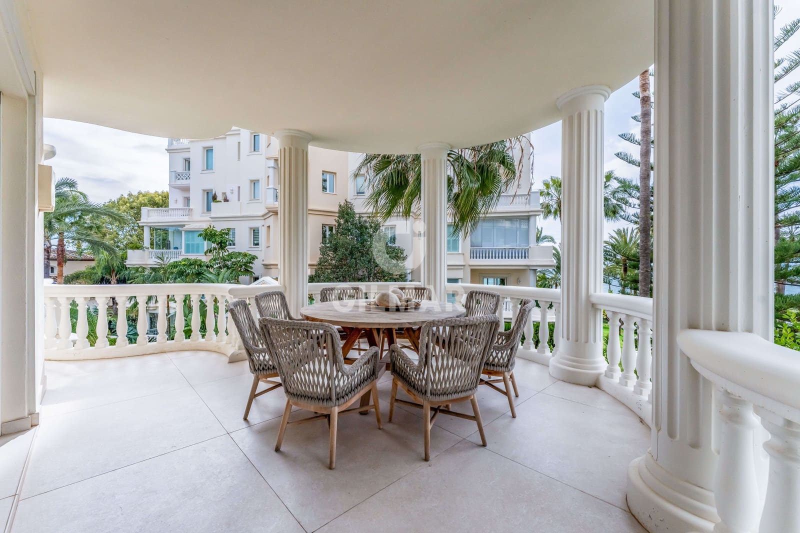 3 soveværelse Lejlighed til salg i New Golden Mile med swimmingpool - € 4.000.000 (Ref: 9554378)