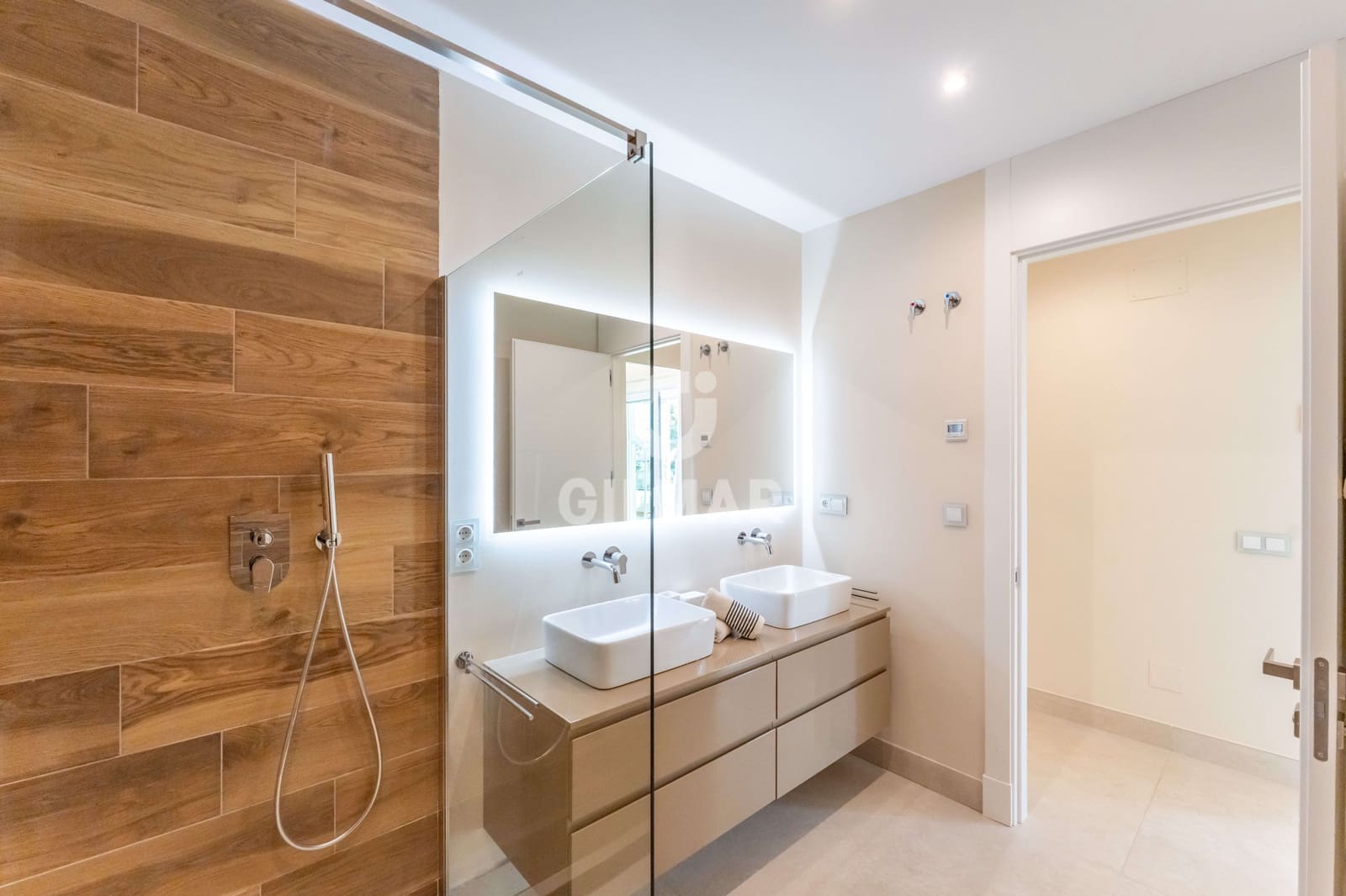 3 soveværelse Lejlighed til salg i New Golden Mile med swimmingpool - € 4.000.000 (Ref: 9554378)