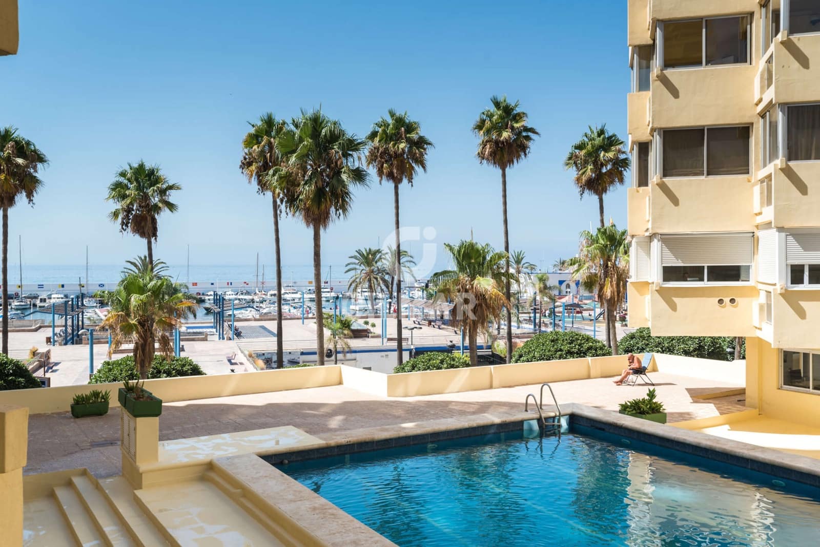 Piso de 3 habitaciones en Marbella en venta con piscina garaje - 1.475.000 € (Ref: 9557332)