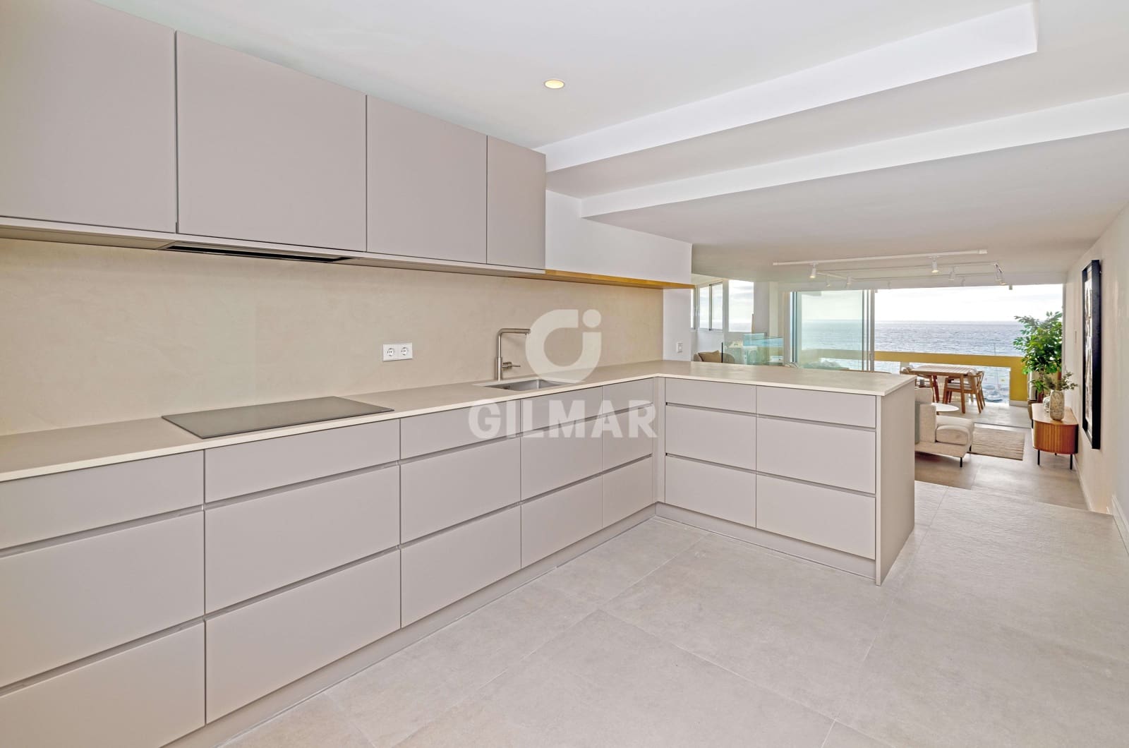 Piso de 3 habitaciones en Marbella en venta con piscina garaje - 1.475.000 € (Ref: 9557332)