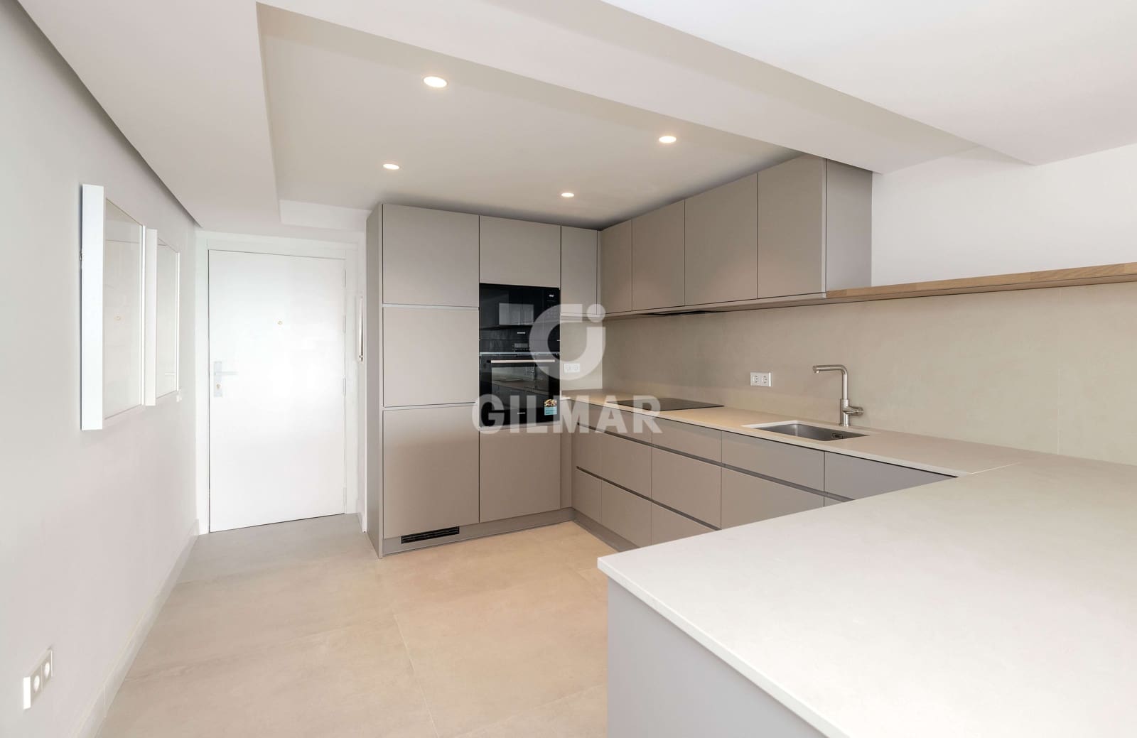 Piso de 3 habitaciones en Marbella en venta con piscina garaje - 1.475.000 € (Ref: 9557332)