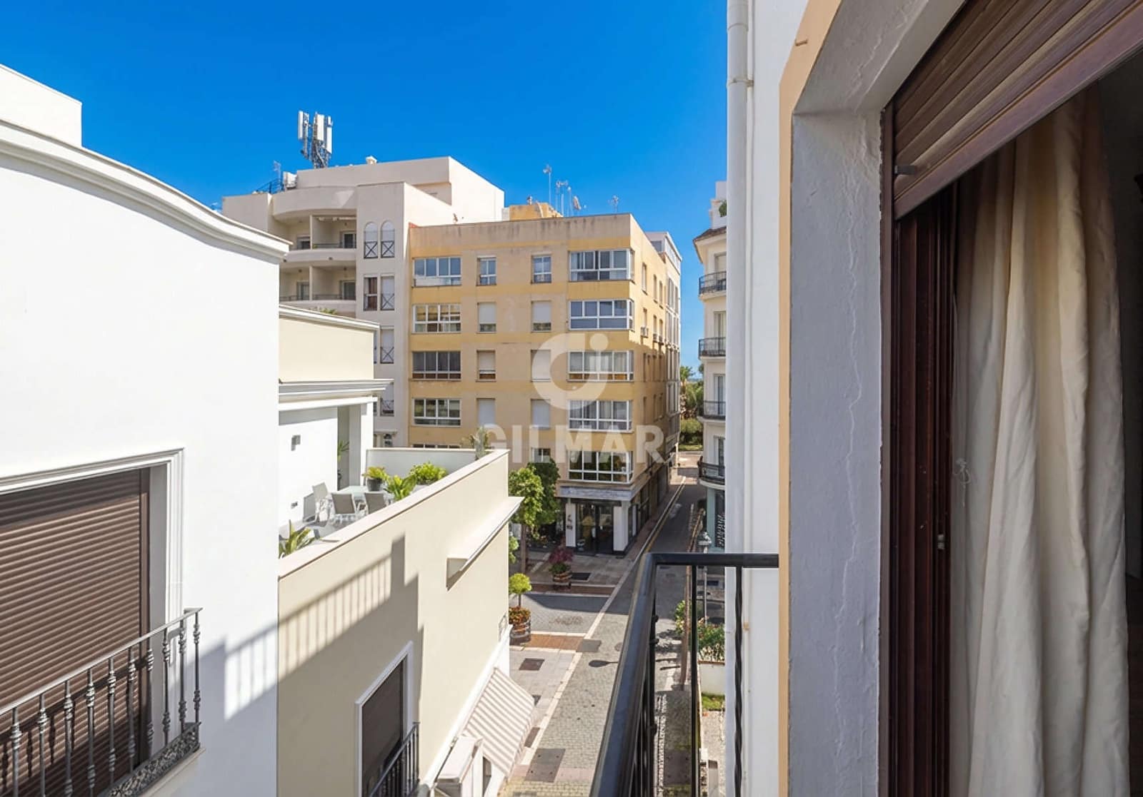 3 makuuhuone Kattohuoneisto myytävänä paikassa Estepona - 425 000 € (Ref: 9558993)