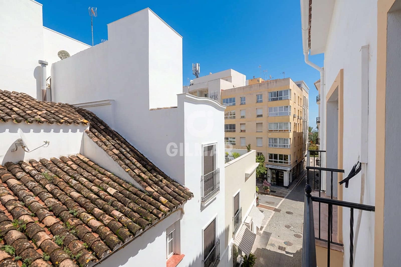 3 makuuhuone Kattohuoneisto myytävänä paikassa Estepona - 425 000 € (Ref: 9558993)