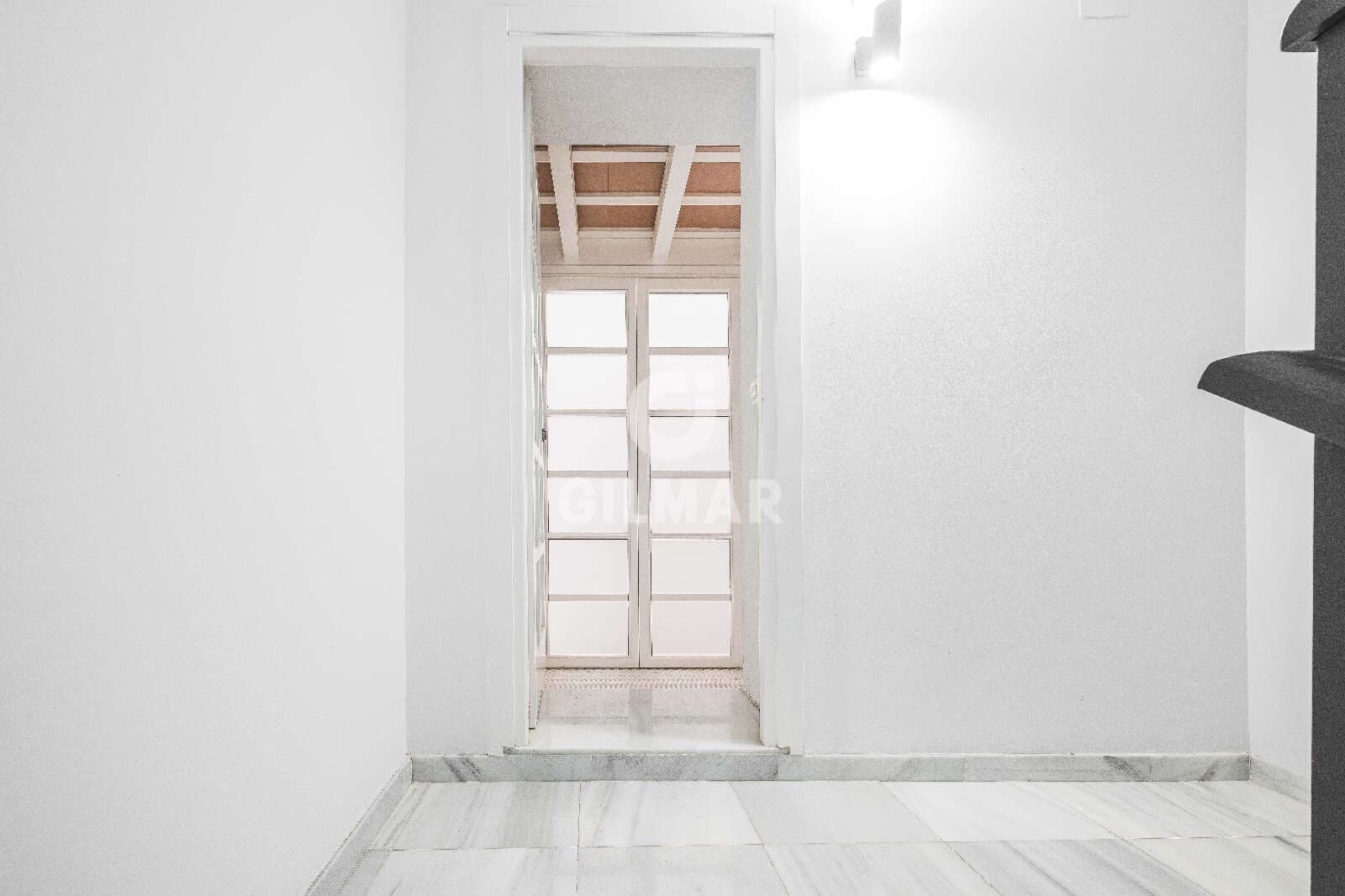 2 bedroom Flat for sale in Cadiz city - € 525,000 (Ref: 9563684)