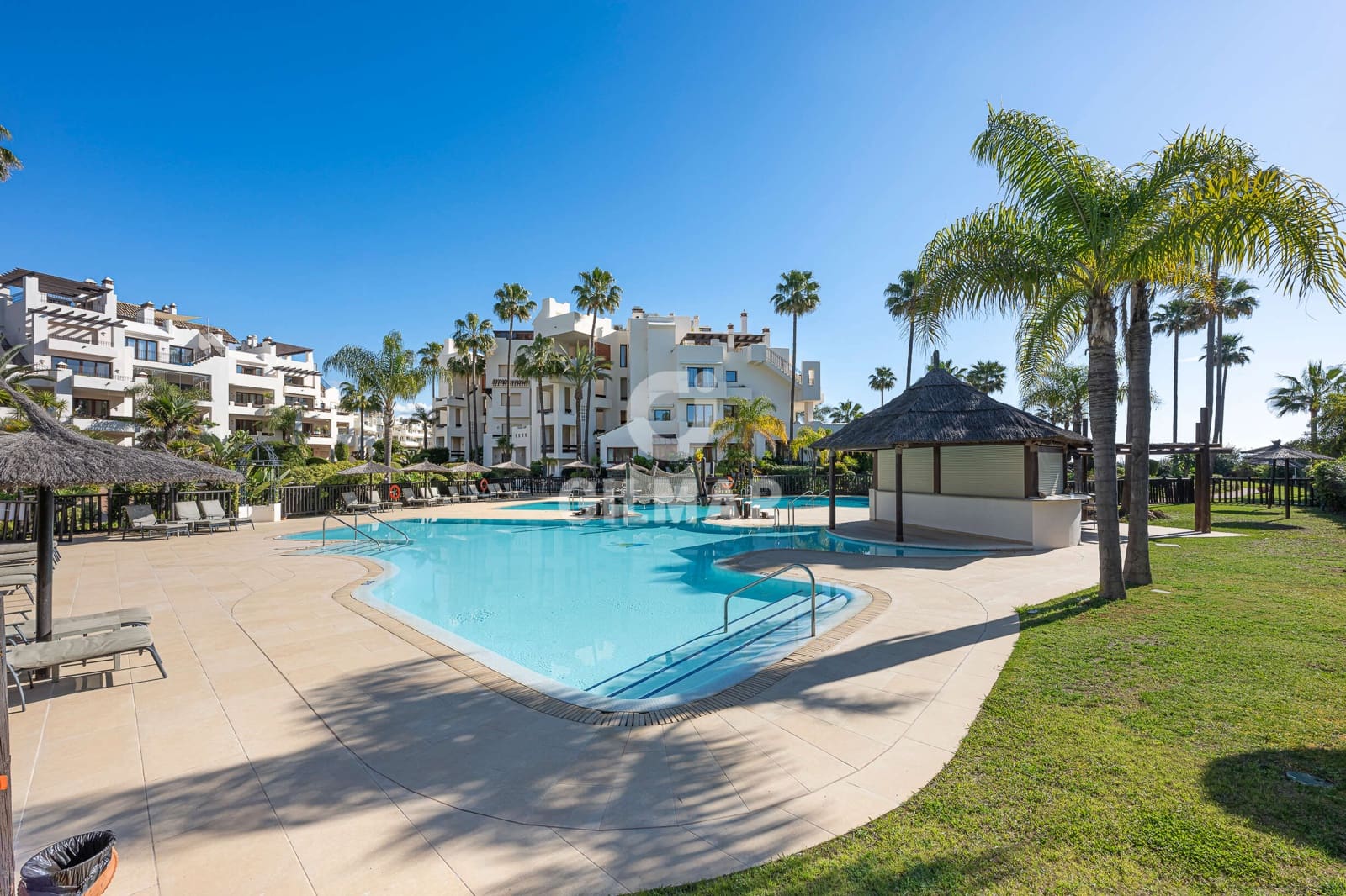 3 Zimmer Wohnung zu verkaufen in El Velerin mit Pool - 1.995.000 € (Ref: 9566780)