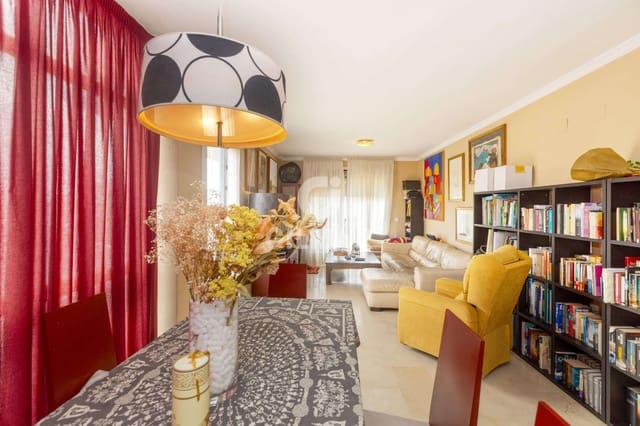 3 makuuhuone Asunto myytävänä paikassa Huerta Nueva, Estepona mukana uima-altaan 
autotalli - 465 000 € (Ref: 9571978)