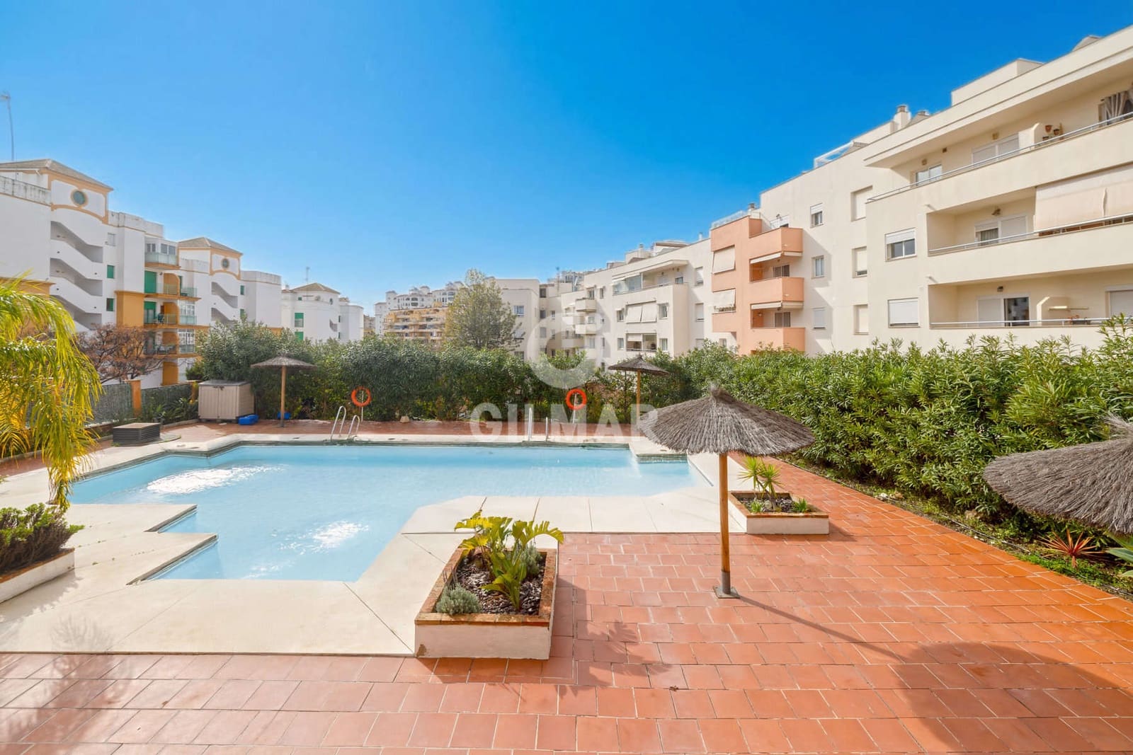 3 soveværelse Lejlighed til salg i Estepona med swimmingpool garage - € 465.000 (Ref: 9571978)