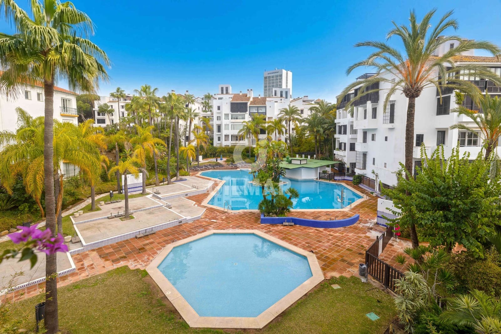 3 chambre Appartement à vendre à Elviria avec piscine garage - 900 000 € (Ref: 9575117)