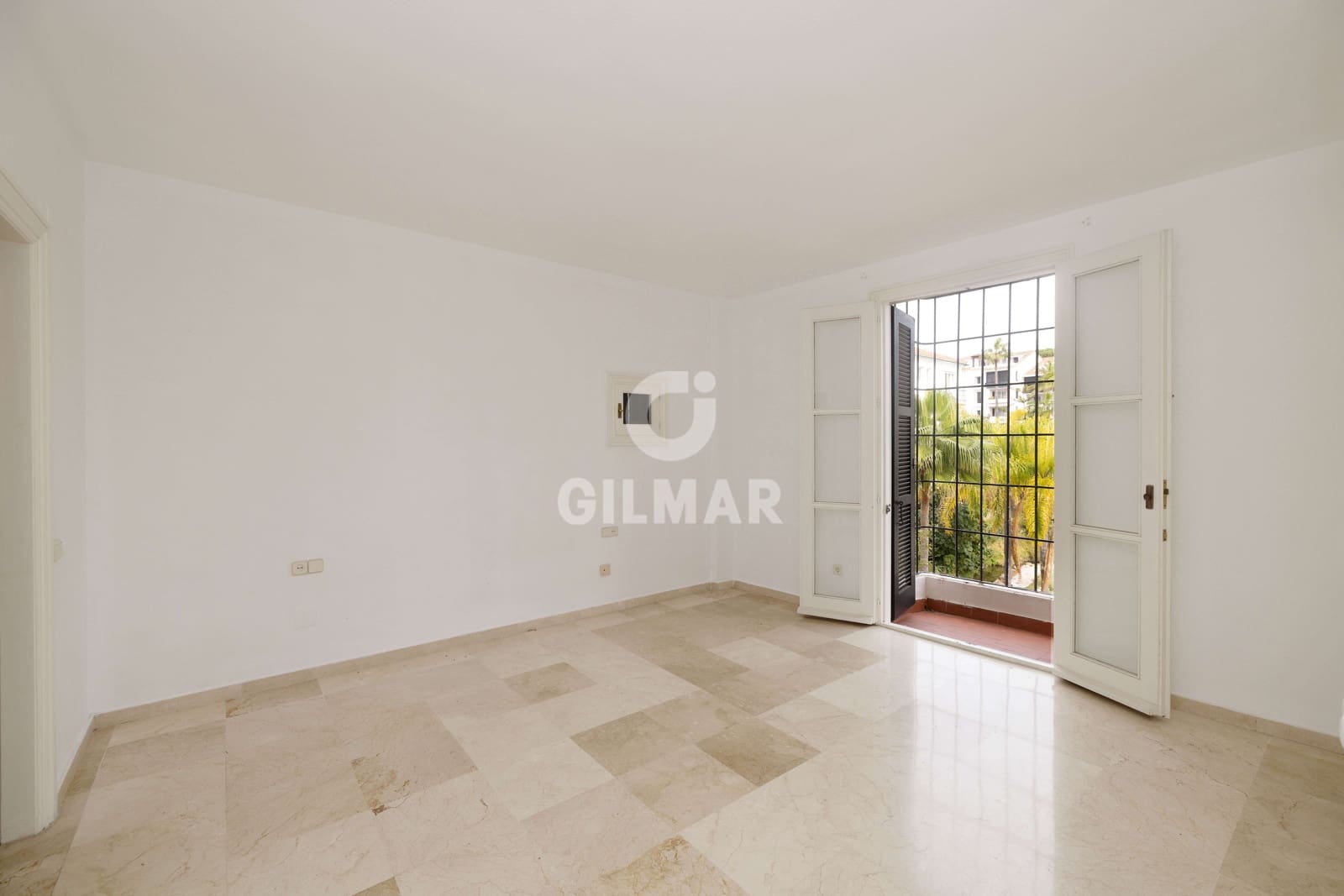 3 chambre Appartement à vendre à Elviria avec piscine garage - 900 000 € (Ref: 9575117)