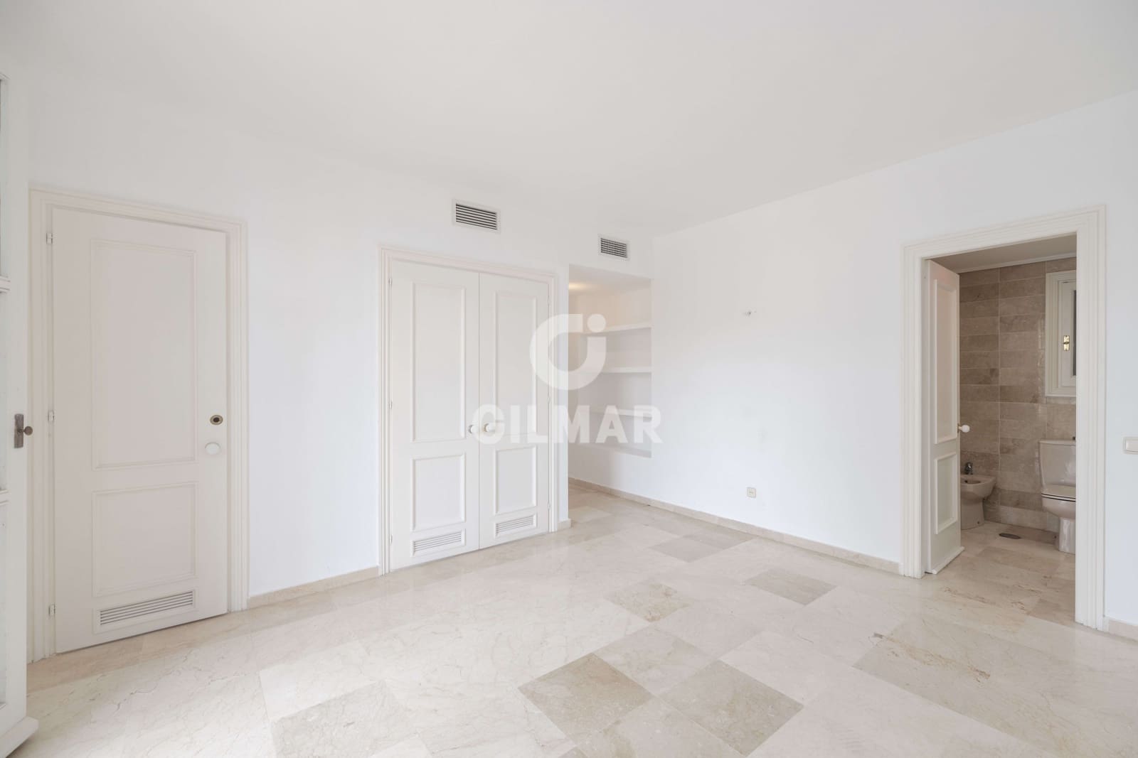 3 chambre Appartement à vendre à Elviria avec piscine garage - 900 000 € (Ref: 9575117)