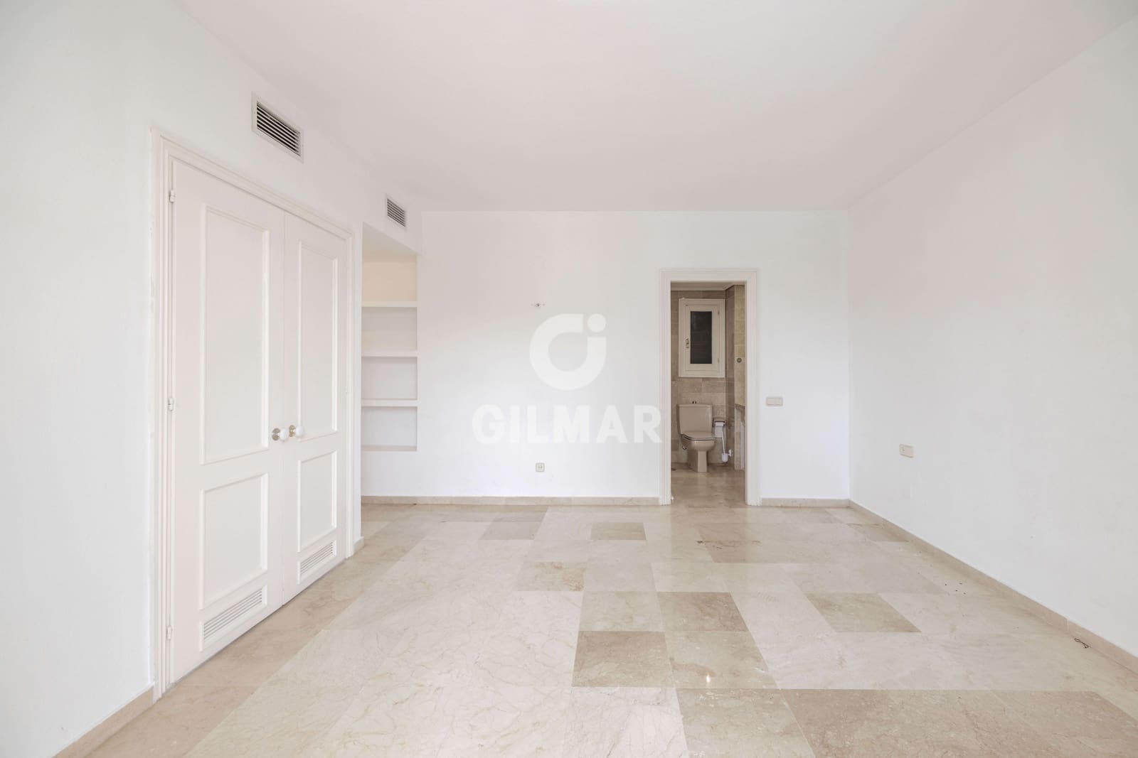 3 chambre Appartement à vendre à Elviria avec piscine garage - 900 000 € (Ref: 9575117)