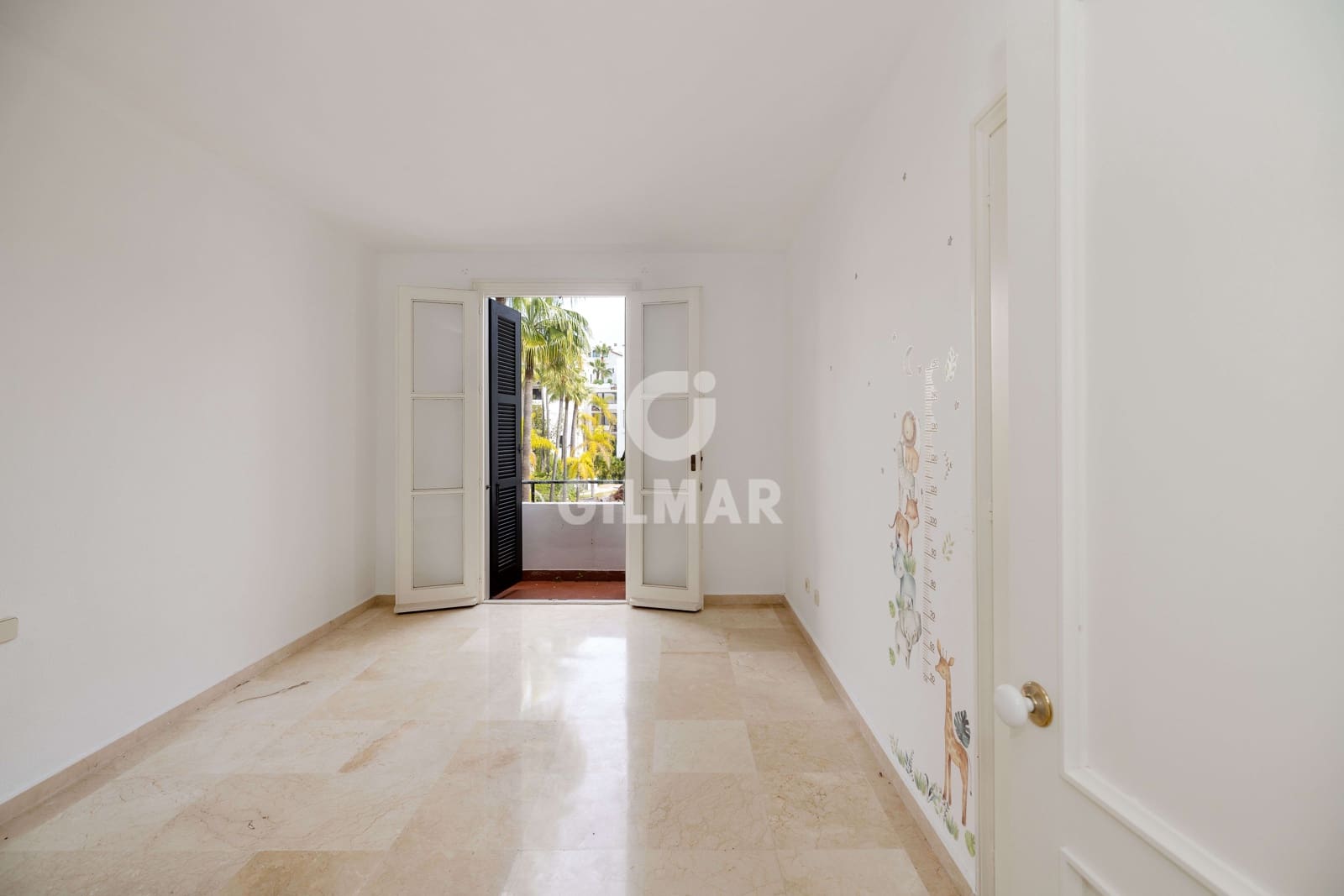 3 chambre Appartement à vendre à Elviria avec piscine garage - 900 000 € (Ref: 9575117)