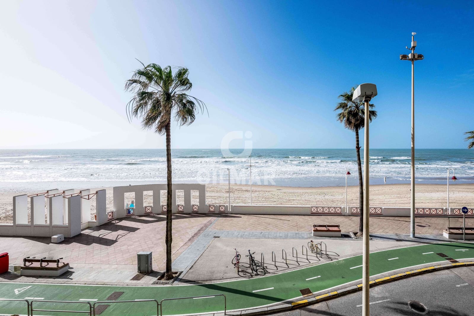 Piso de 4 habitaciones en Cádiz ciudad en venta con garaje - 690.000 € (Ref: 9581281)