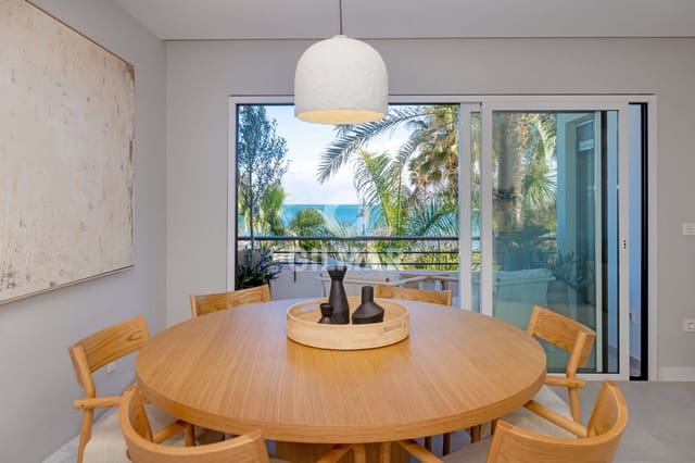 Piso de 2 habitaciones en Estepona en venta - 895.000 € (Ref: 9583185)