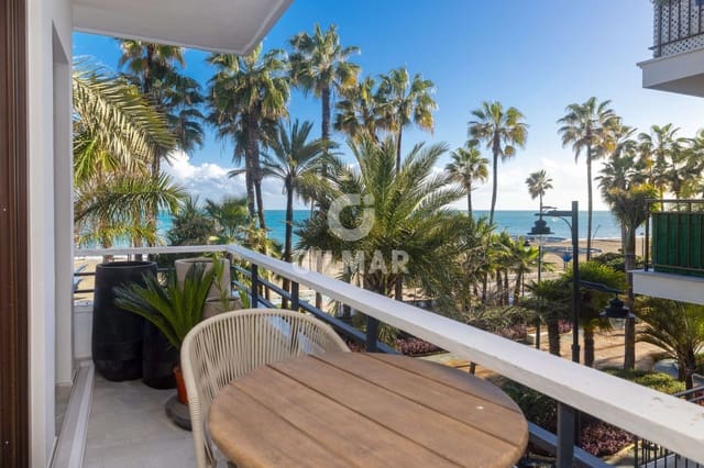 Piso de 2 habitaciones en Estepona en venta - 895.000 € (Ref: 9583185)
