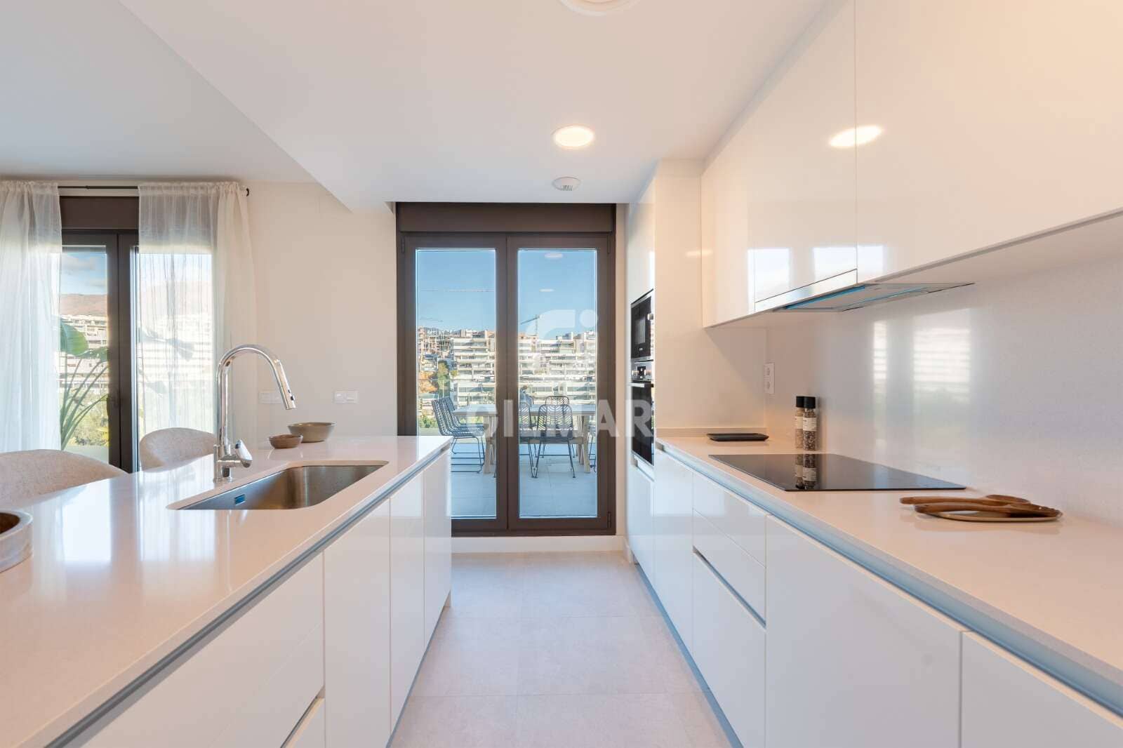 3 makuuhuone Kattohuoneisto myytävänä paikassa Estepona mukana uima-altaan 
autotalli - 975 000 € (Ref: 9583588)