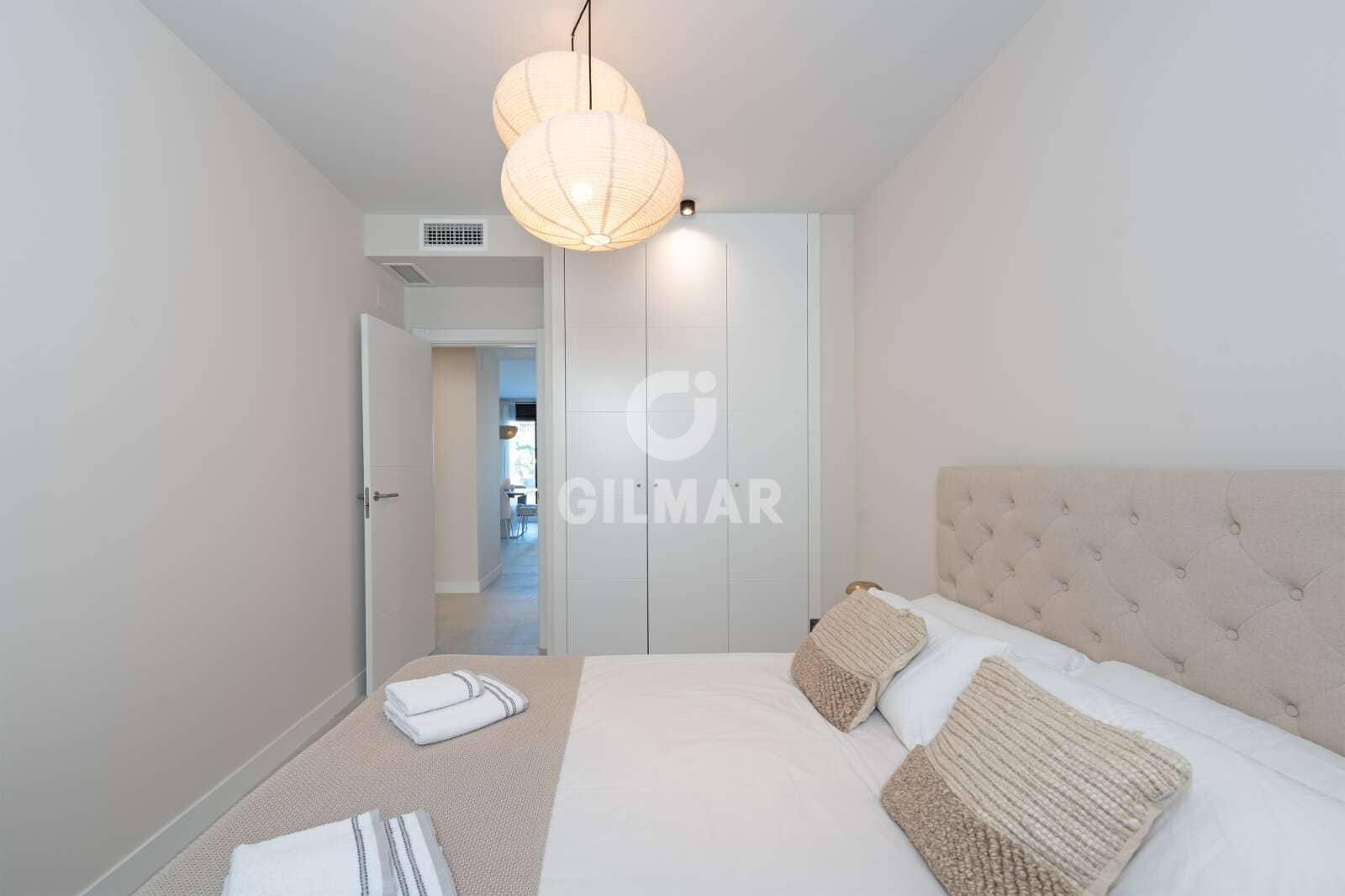 3 makuuhuone Kattohuoneisto myytävänä paikassa Estepona mukana uima-altaan 
autotalli - 975 000 € (Ref: 9583588)