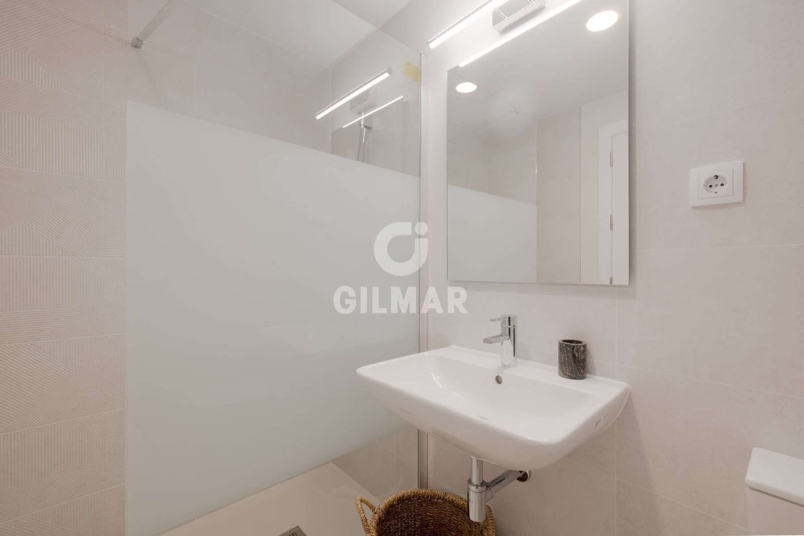 3 Zimmer Penthouse zu verkaufen in Estepona mit Pool Garage - 975.000 € (Ref: 9583588)