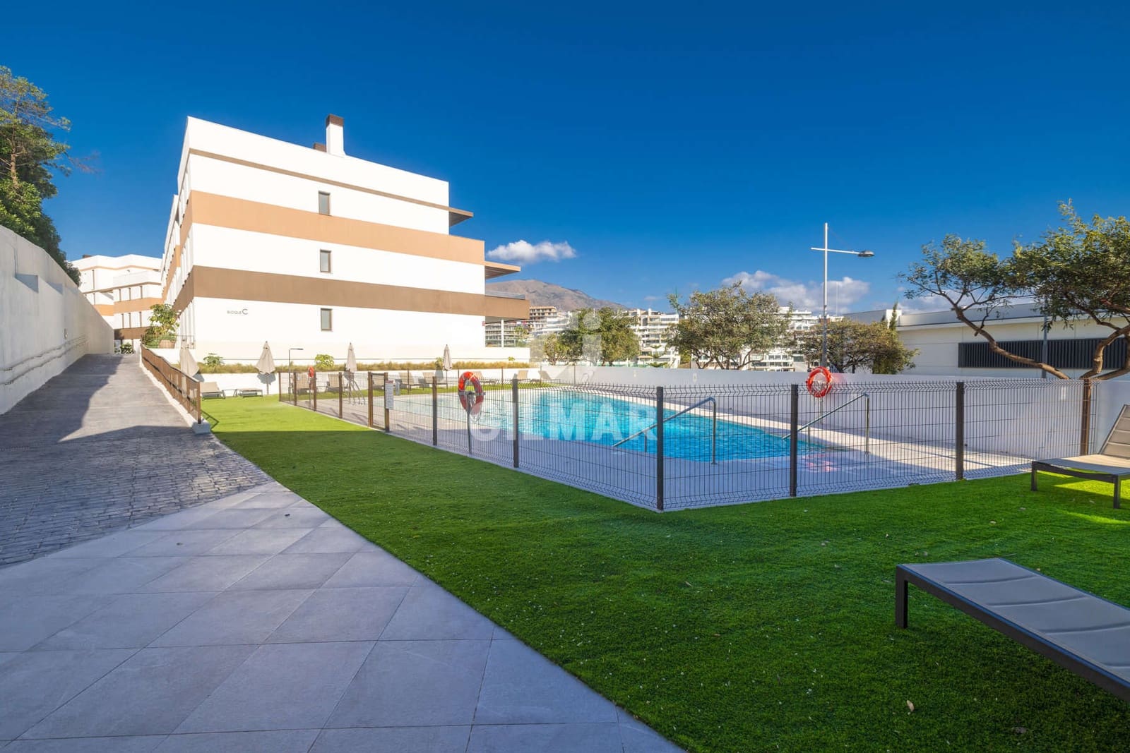 3 Zimmer Penthouse zu verkaufen in Estepona mit Pool Garage - 975.000 € (Ref: 9583588)