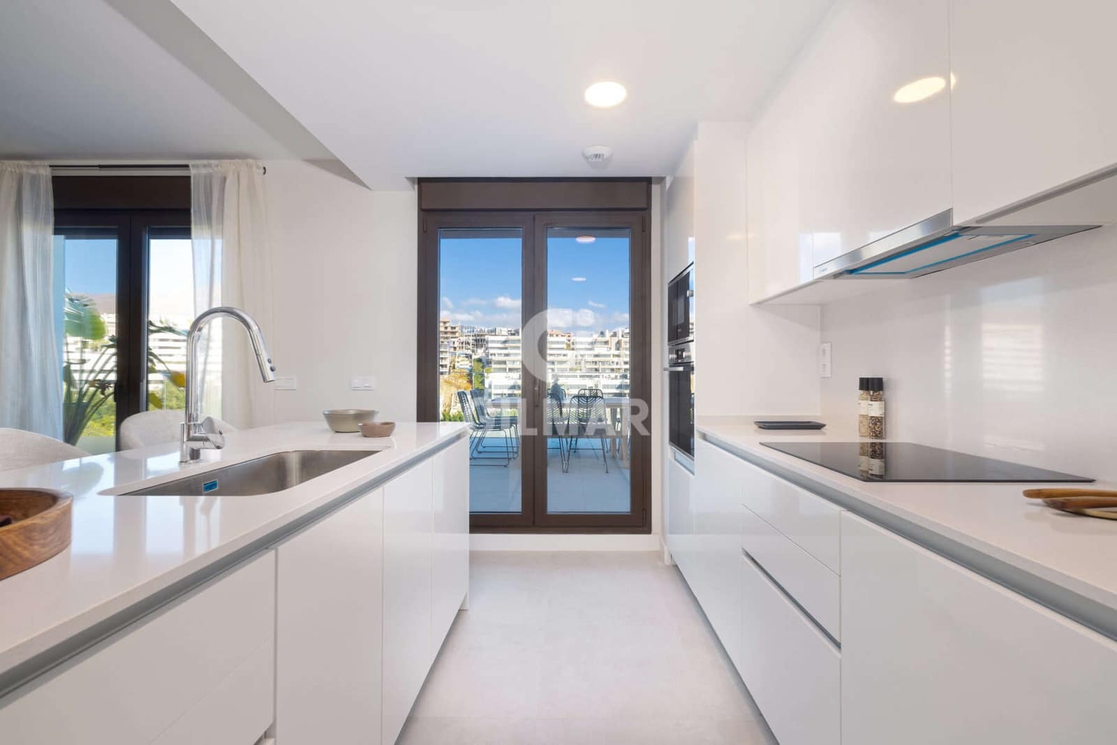 3 Zimmer Penthouse zu verkaufen in Estepona mit Pool Garage - 975.000 € (Ref: 9583588)