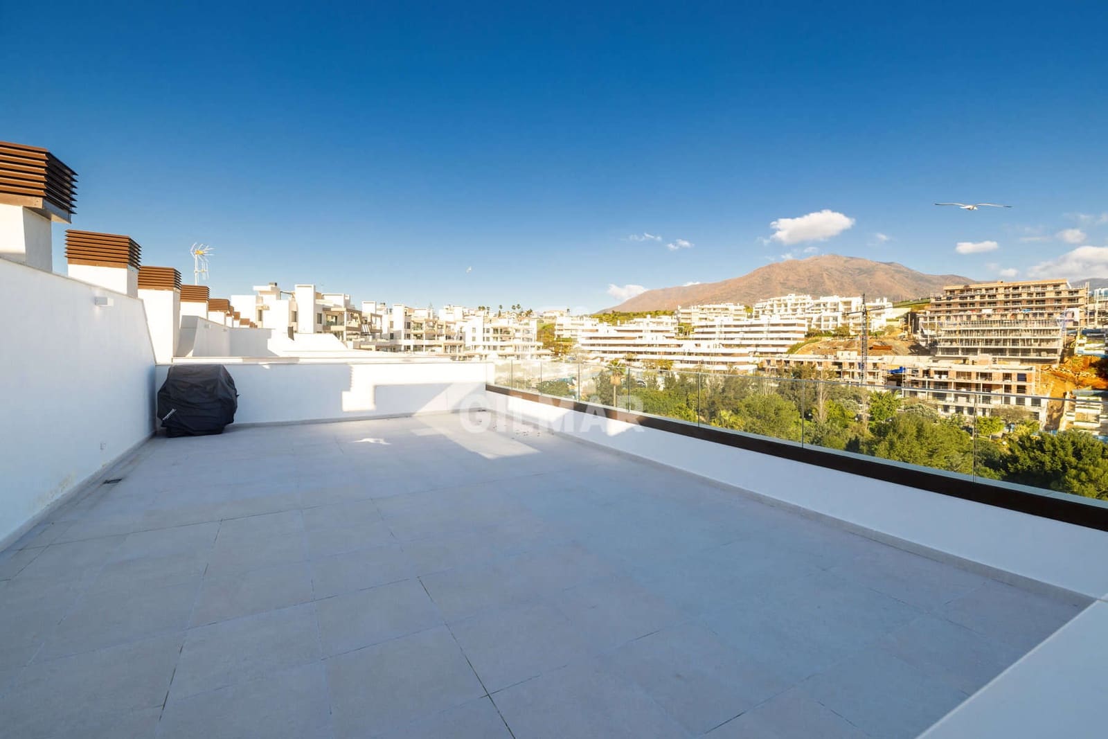 3 Zimmer Penthouse zu verkaufen in Estepona mit Pool Garage - 975.000 € (Ref: 9583588)