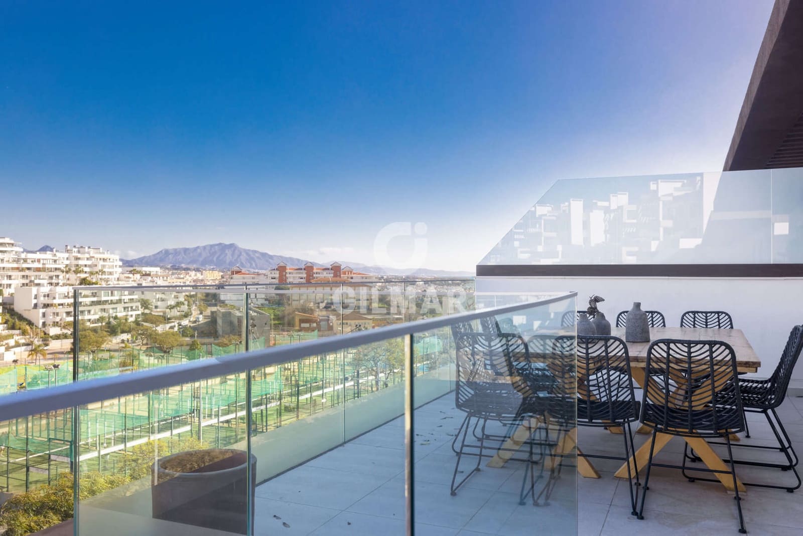 3 Zimmer Penthouse zu verkaufen in Estepona mit Pool Garage - 975.000 € (Ref: 9583588)