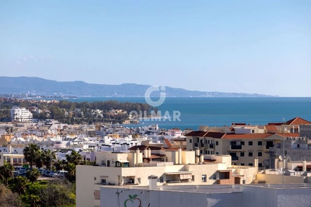 3 chambre Penthouse à vendre à Huerta Nueva, Estepona avec piscine garage - 975 000 € (Ref: 9583588)