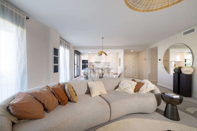 3 chambre Penthouse à vendre à Huerta Nueva, Estepona avec piscine garage - 975 000 € (Ref: 9583588)