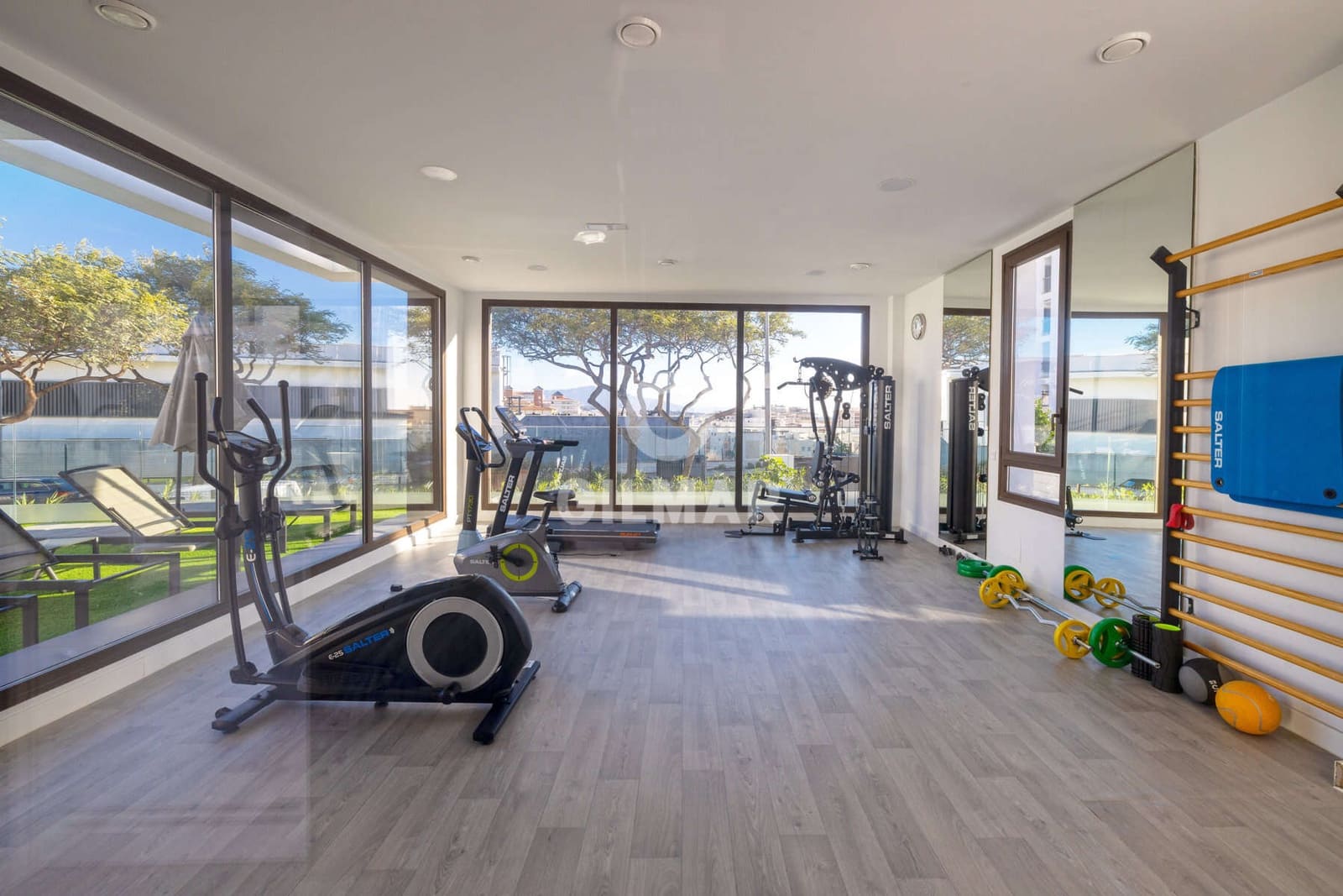 3 Zimmer Penthouse zu verkaufen in Estepona mit Pool Garage - 975.000 € (Ref: 9583588)