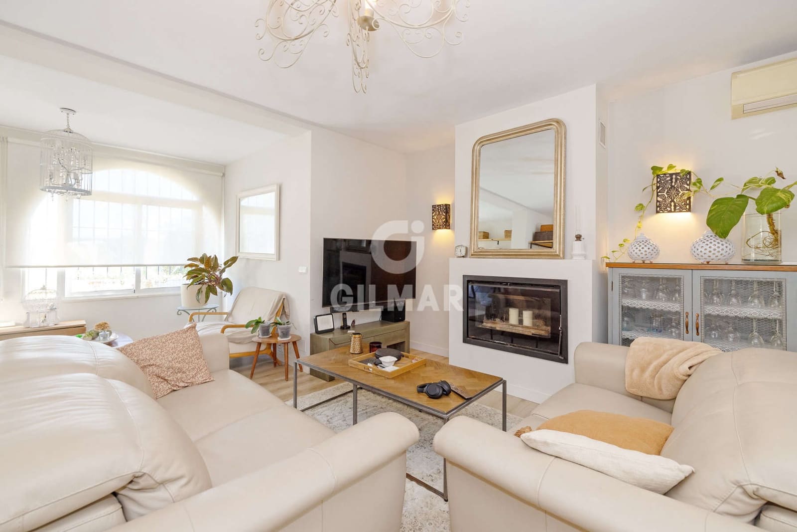 4 sovrum Villa till salu i Estepona med pool garage - 1 700 000 € (Ref: 9592095)