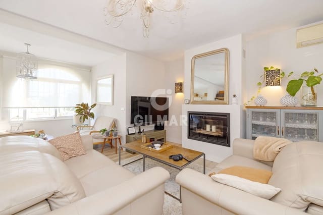 4 soveværelse Villa til salg i Centro, Estepona med swimmingpool garage - € 1.700.000 (Ref: 9592095)