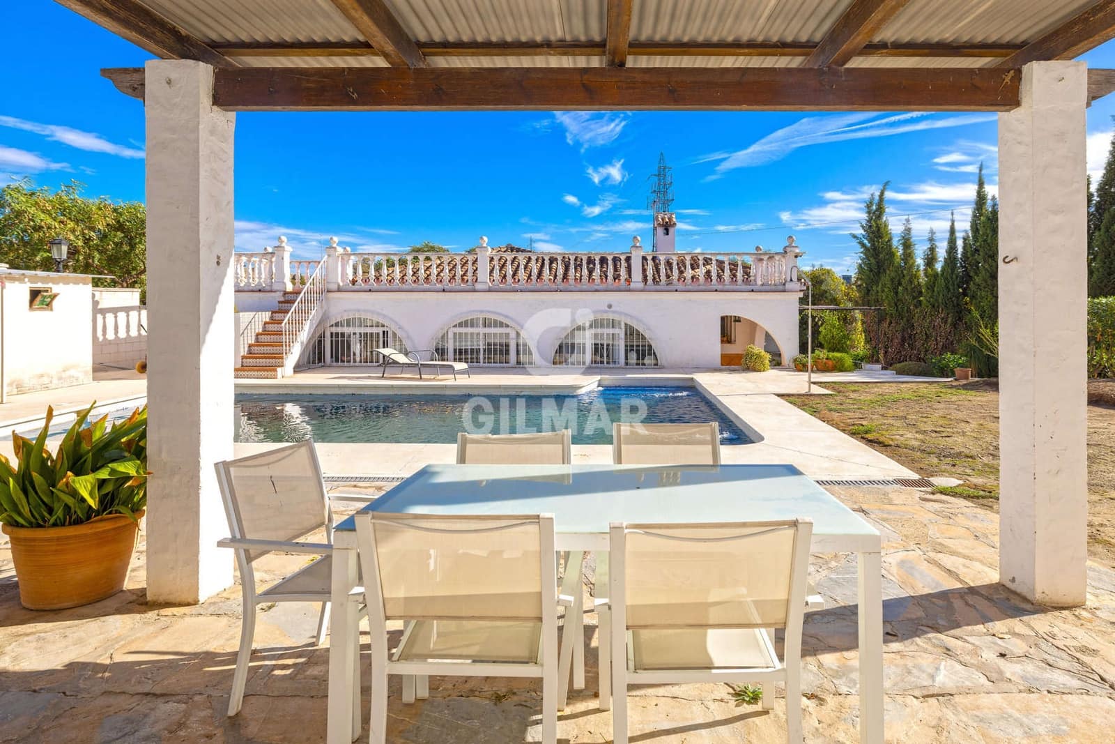 4 sovrum Villa till salu i Estepona med pool garage - 1 700 000 € (Ref: 9592095)